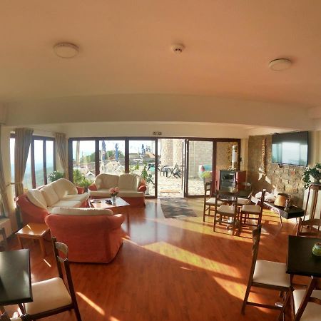 Hotel Isaraiko Spiti Agia Theodora Isaris Экстерьер фото