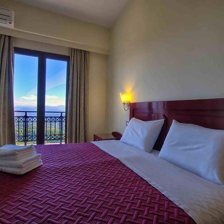 Hotel Isaraiko Spiti Agia Theodora Isaris Экстерьер фото