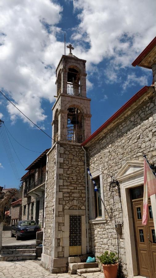 Hotel Isaraiko Spiti Agia Theodora Isaris Экстерьер фото