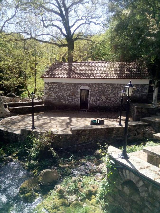 Hotel Isaraiko Spiti Agia Theodora Isaris Экстерьер фото