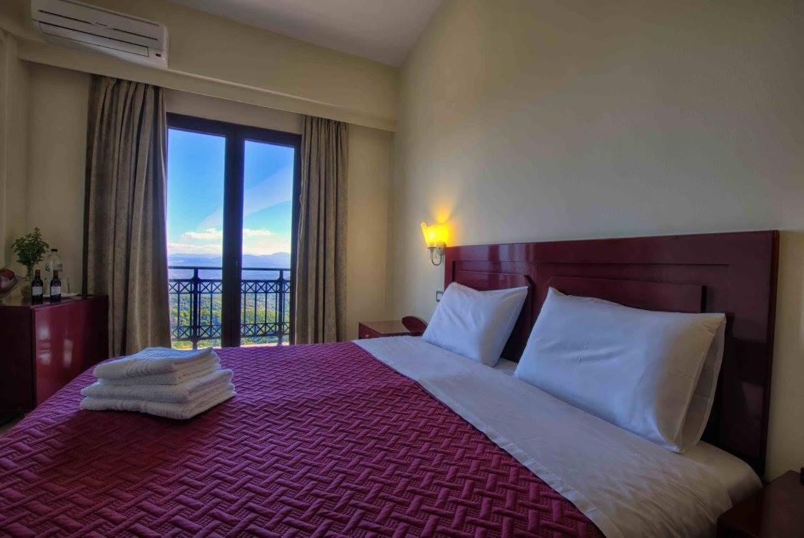 Hotel Isaraiko Spiti Agia Theodora Isaris Экстерьер фото